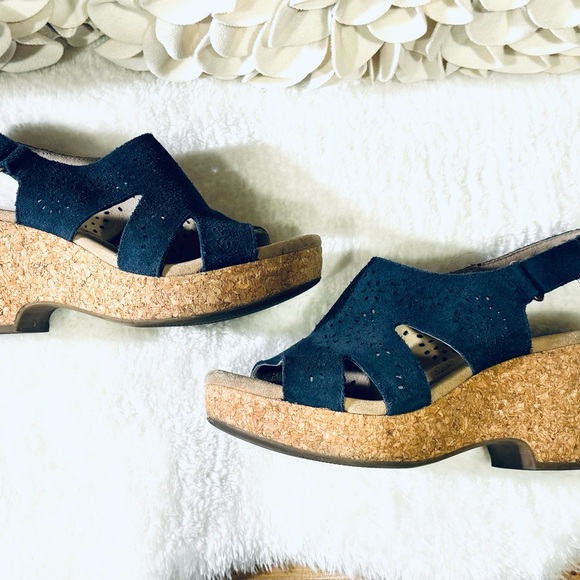 Clark’s blue cork platform wedge sandals - Picture 2 of 8